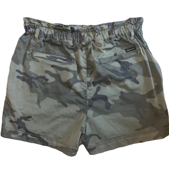 Sanctuary Standard Surplus Utility Shorts Womens 29 Camo Elastic Waist - Picture 2 of 4